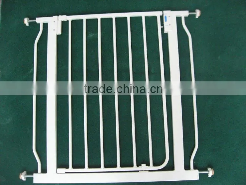 Adjustable safety gates for baby