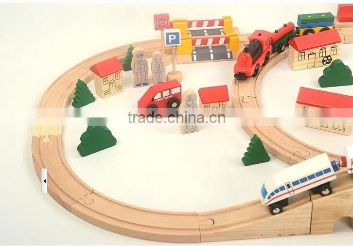 confirm to ASTM and EN71 Electric locomotive, 80pcs railway wooden train set