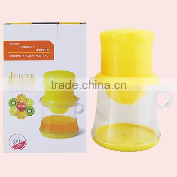 400ML New Design Multifunctional Plastic Manual FruitJuicer with Measuring Cup