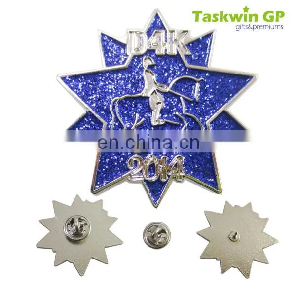 Custimized cheap pin badge soft enamel design for sale/custom metal scarf design lapel pin