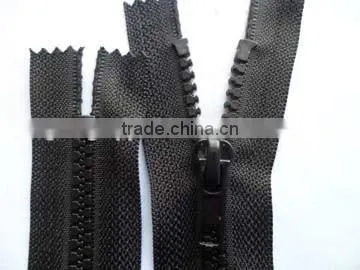 5# plastic derlin zipper fastener close end zipper plastic bottom stop with painted auto-lock slider coate zipper