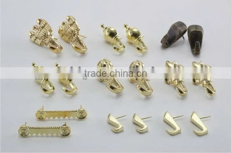 Eagle Push Pin Hanger