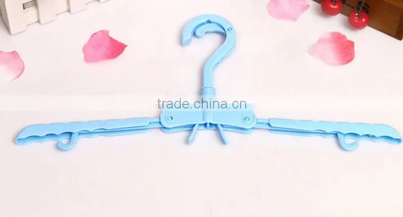 Plastic Foldable Folded Clothes Hangers Assorted Color