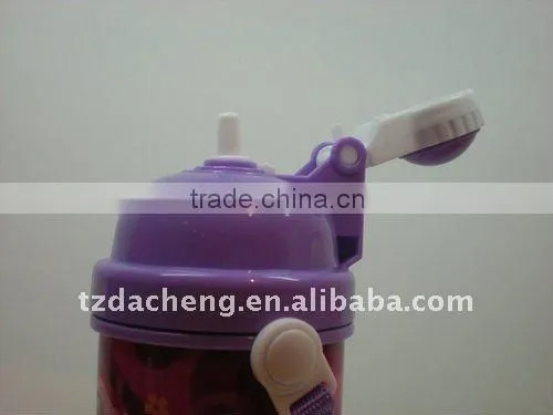 kids drinking water bottle