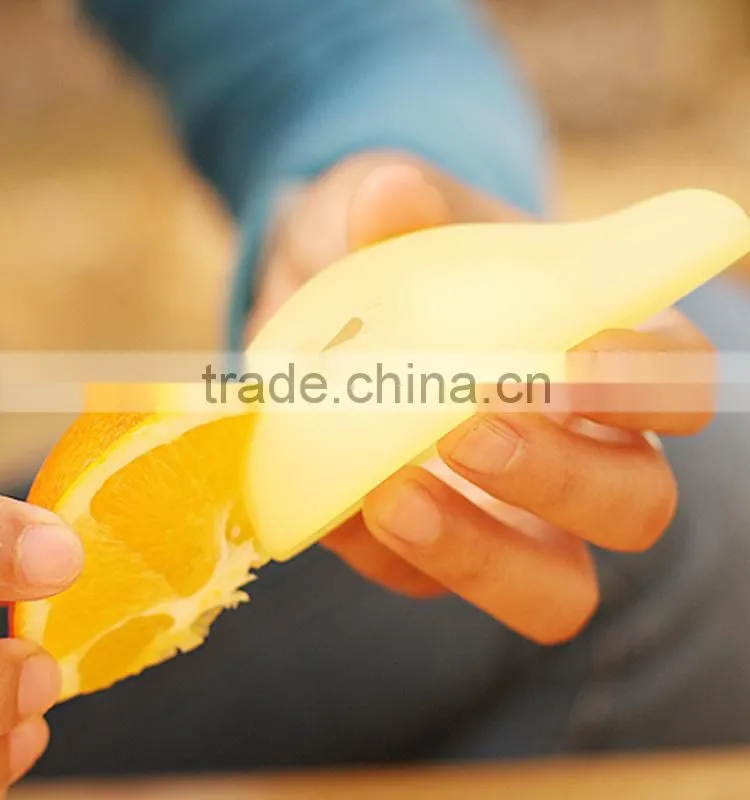 Cheap price food grade durable silicone hand press juicer squeezer