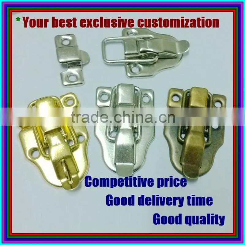 silvery metal adjustable buckle