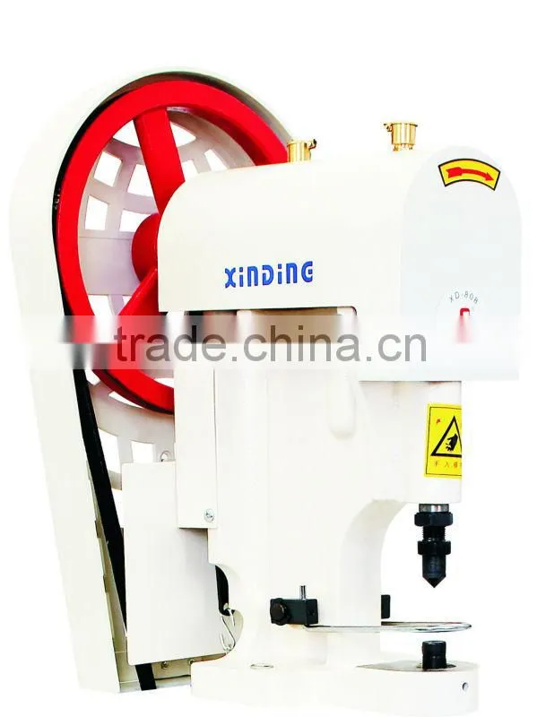 eyelet fastening machine