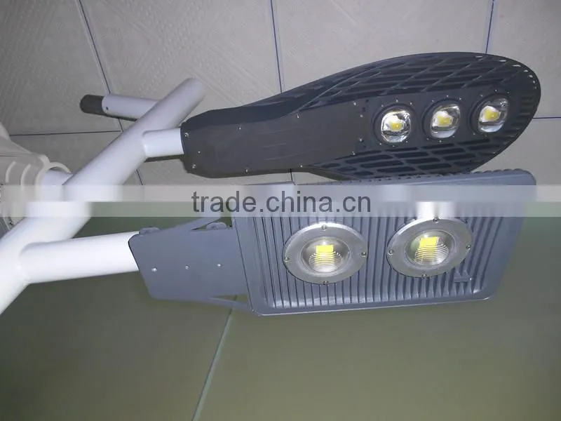 ENEC certified LED street light, Installation on pole or bracket, 30W, 3320lm, 1-10V dimming