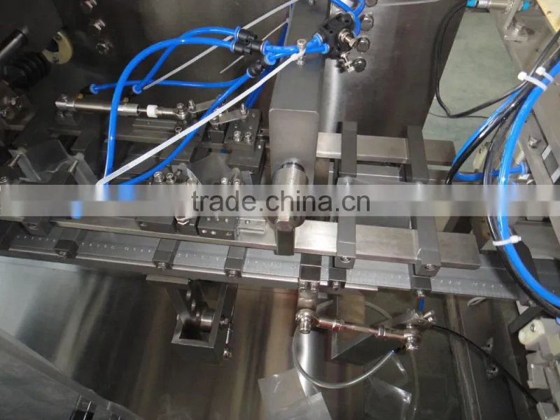 Automatic vacuum fruit and vegetable packing machine
