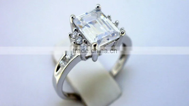 silver ring with quality cz rhodium plating QCR022