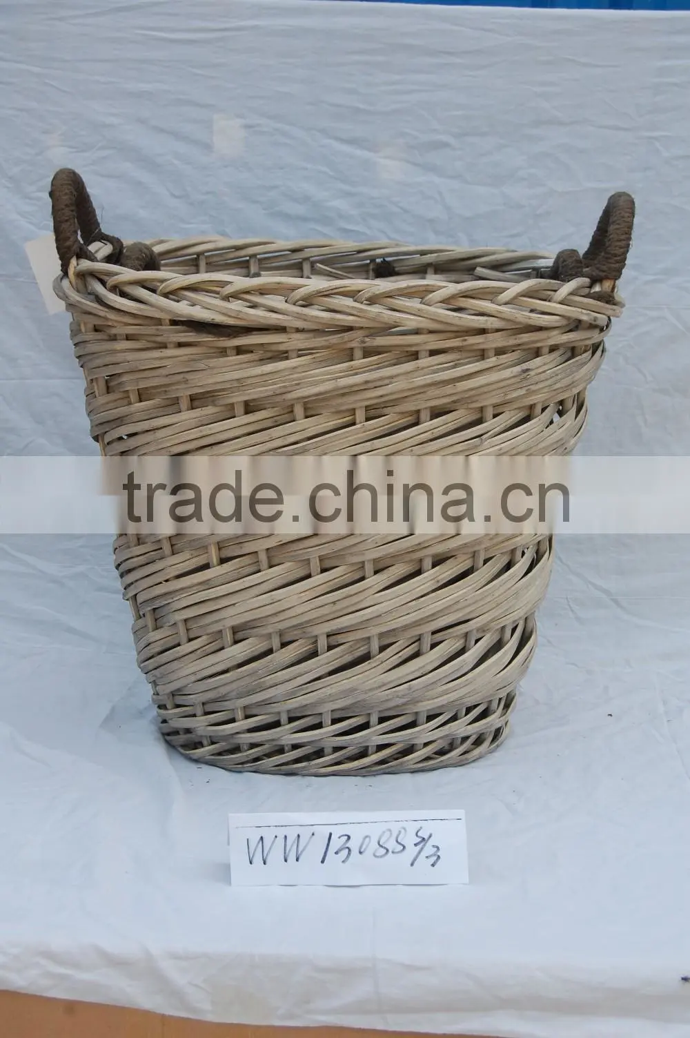 High quality wicker laundry basket and storage basket Easter basket type