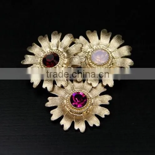 Alloy flower cc brooch