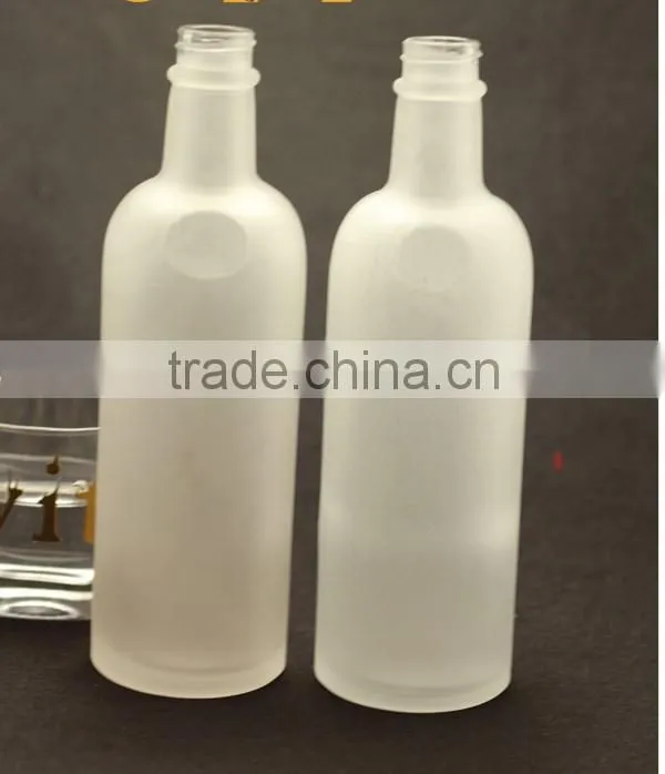 Have maket advantage hot sale liquor bottle crok frosted alcohol bottle 700ml fresh fruit juice bottles