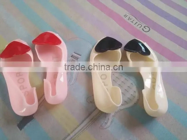 Free Shipping Summer Beach Jelly Sandal Heart gladiator sandals women Fish Toe Woman Flat Crystal Flip-flop Sandals