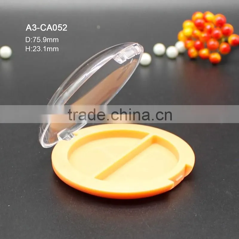 Round compact powder container with transparent lid