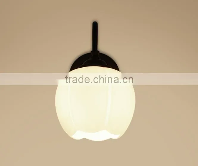 High Quality Cheap Price Glass Round Shape Wall Light Indoor Decor Wall Lamp Iron Base Wall Lamp
