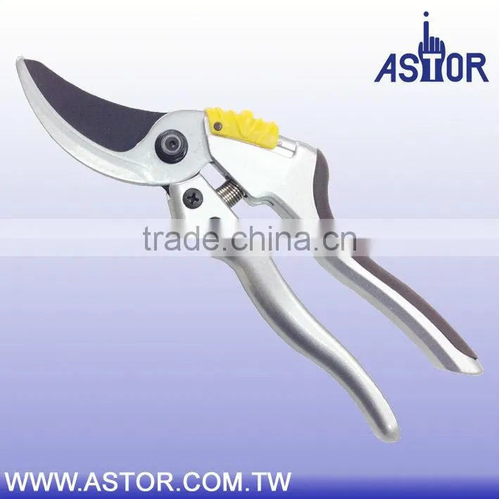 Adjustable Hand Size Garden Pruner