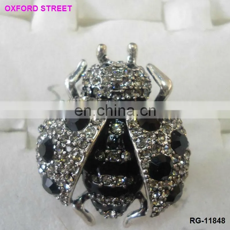 Fashion beatle shape rhinestone ring