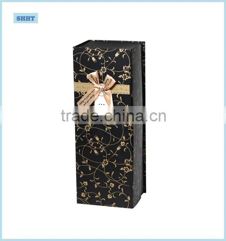 luxury gift packaging box with megnet closure and customized design