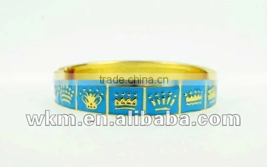 Fashion metal bangle with crown