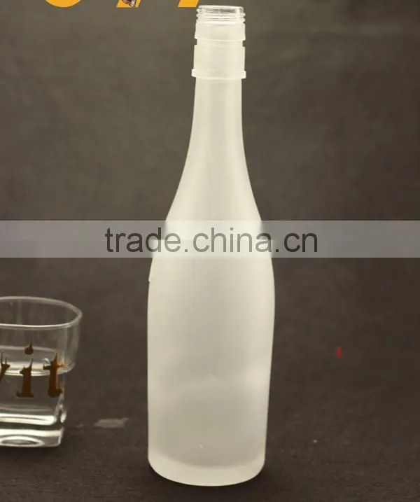 Have maket advantage hot sale liquor bottle crok frosted alcohol bottle 700ml fresh fruit juice bottles