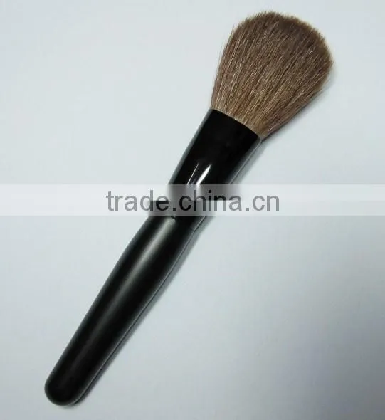 Goat hair black wooden handle beauty powder brush