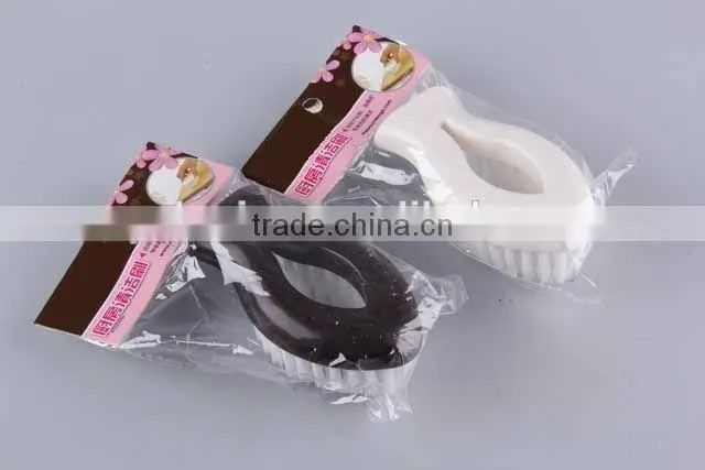 Fish-shaped Kitchen Cleaning Brush