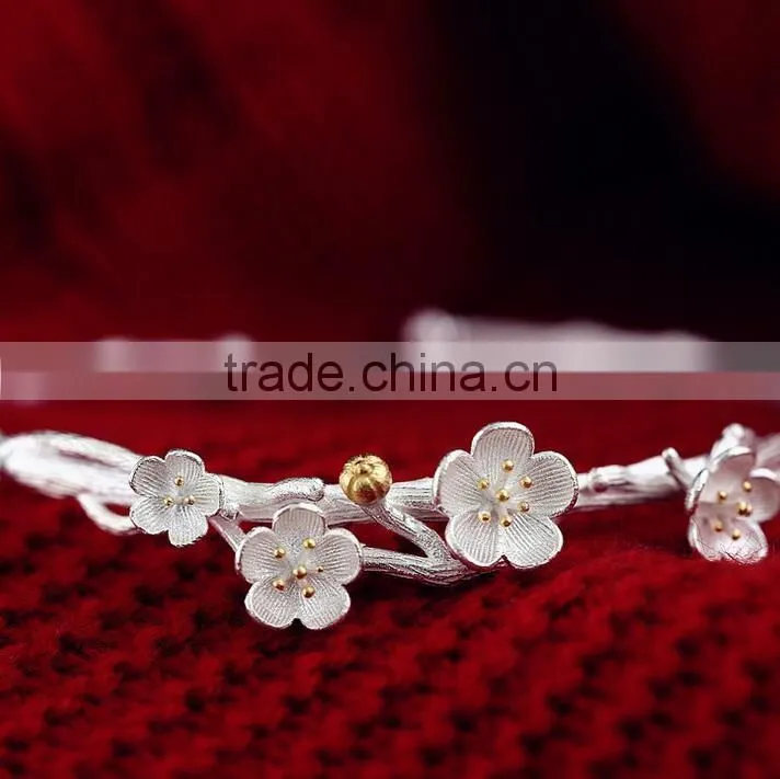 F20078N Beautiful Eco-friendly Sterling Silver Plating Plum Blossom Charm Bracelet Jewelry