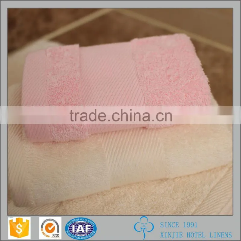 White Bobby Border Hotel Towel Set with Yarn-dyed Logo