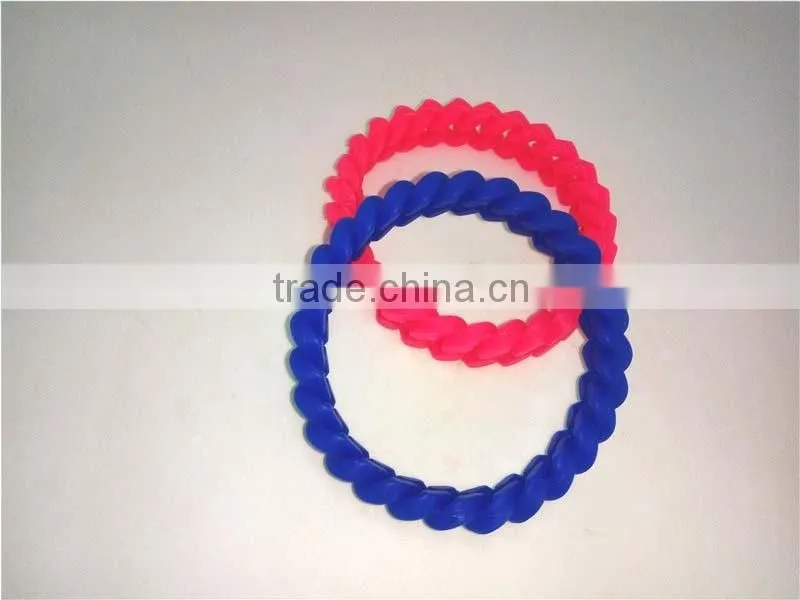 2016 Best Design Rubber Handwrist Personalized Solid Silicon Bracelet