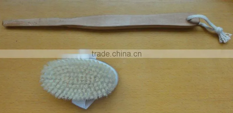 Bath Brush wood handle with pig hair