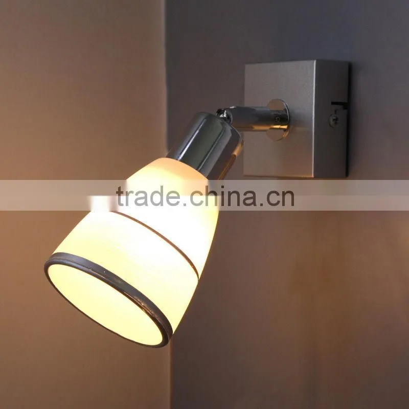 Wall lamp