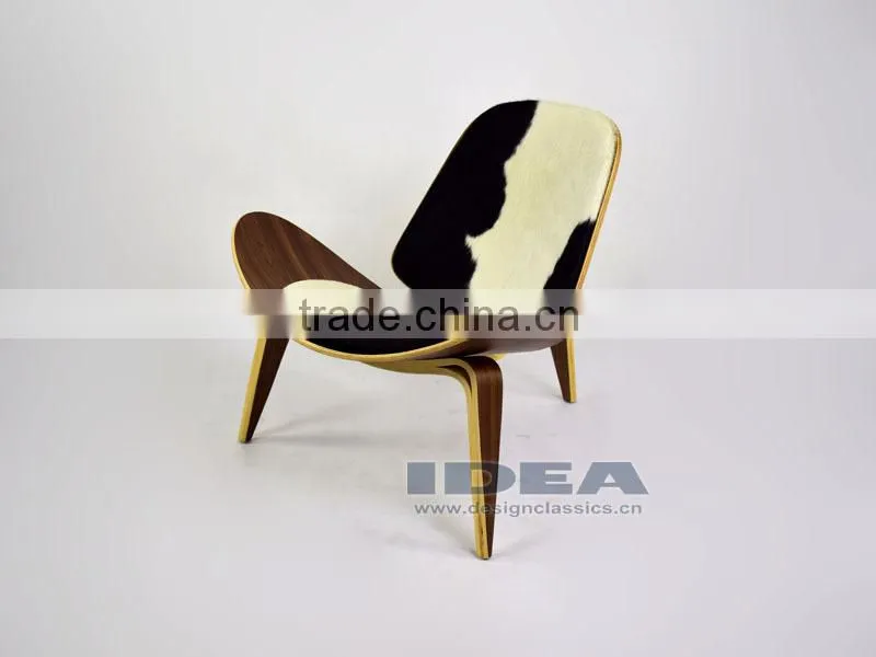 Replica Hans Wegner Lounge Chair - Walnut Shell/ Pony Skin