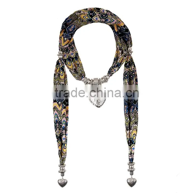 Europe Vintage Style with Pruple Heart Pendant Scarf