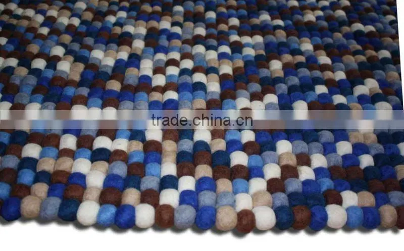 Felt Ball Rug / Carpet / Teppich