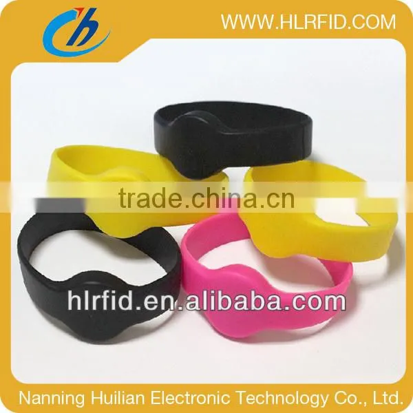 wholesale rfid 13.56Mhz water proof silicon bracelet,rfid printable wristband/watches with nfc chip for mobile payment