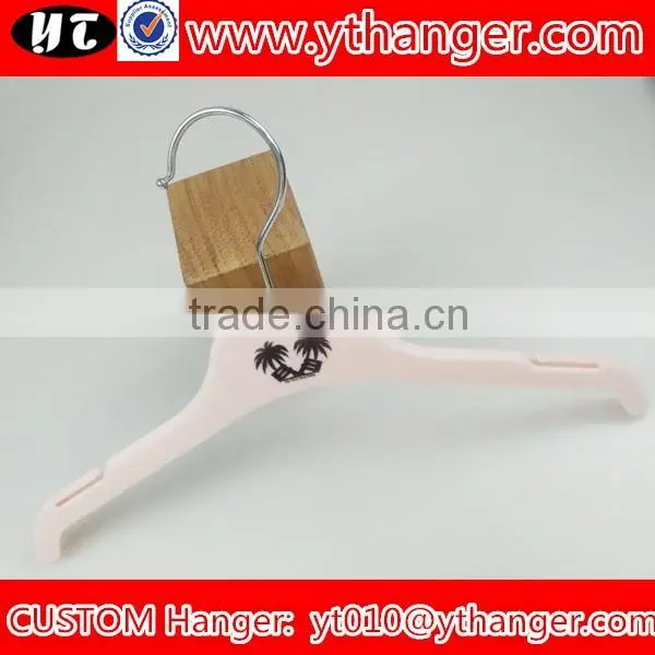YY0498 blue velvet plastic kids hanger wide shoulder velvet baby coat hanger