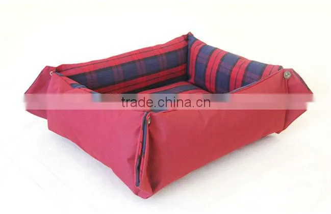 Free Transform styles Blue plaid doghouse