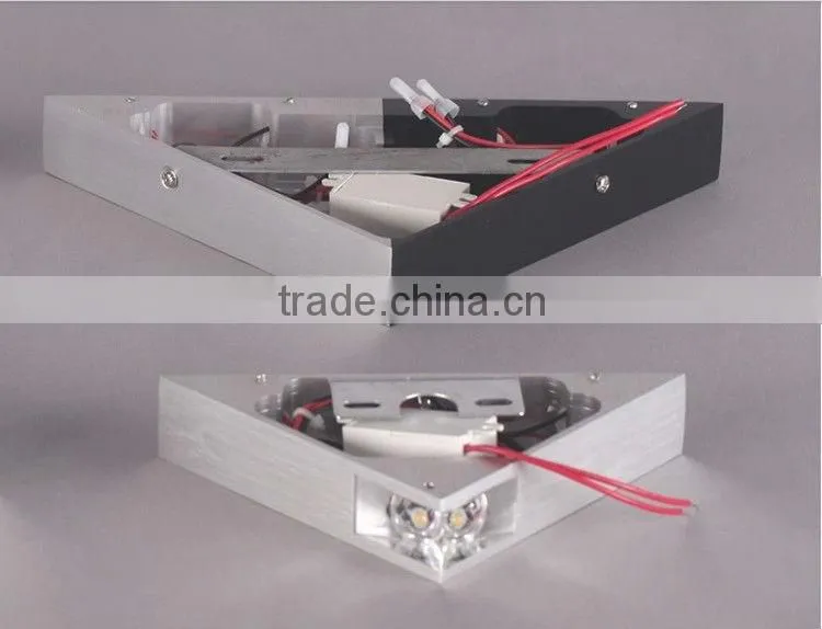 2013 guzhen aluminium triangle 4w wall lighting L235*H115mm