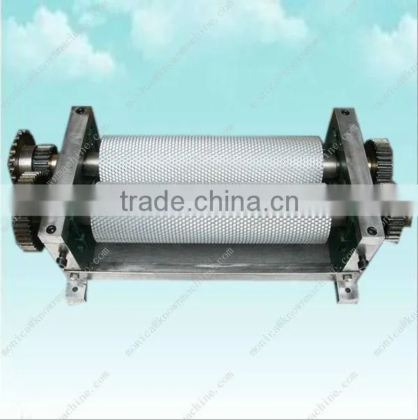 Beeswax roller machine