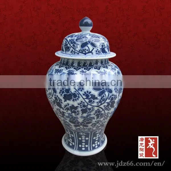 Hand made jingdezhen blue and white porcelain jar
