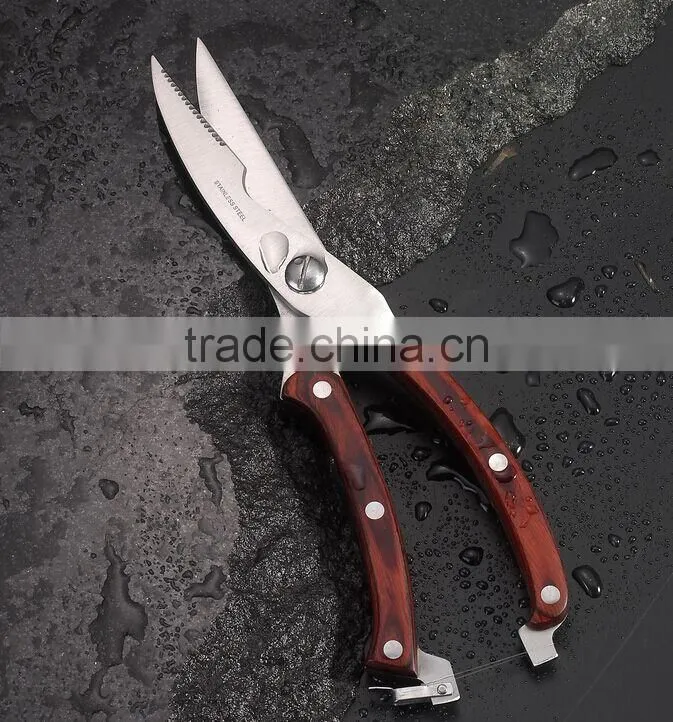 Wood handle professional poultry shears