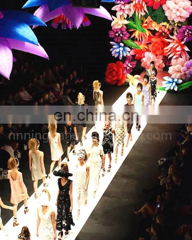 Waterproof oxford cloth romantic inflatable flower for wedding decoration