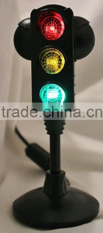 Desktop Traffic Light USB Hub, with 3 USB 2.0 ports, lights powered by USB