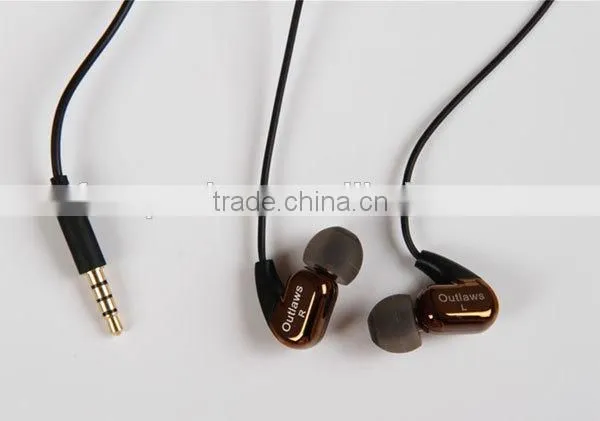 In-ear plastic silicone earbuds with mic