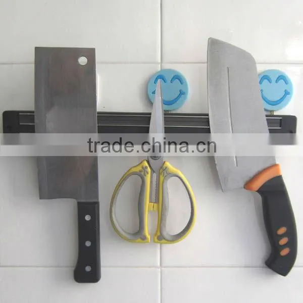Magnetic kitchen holder in wood for used in kitchen