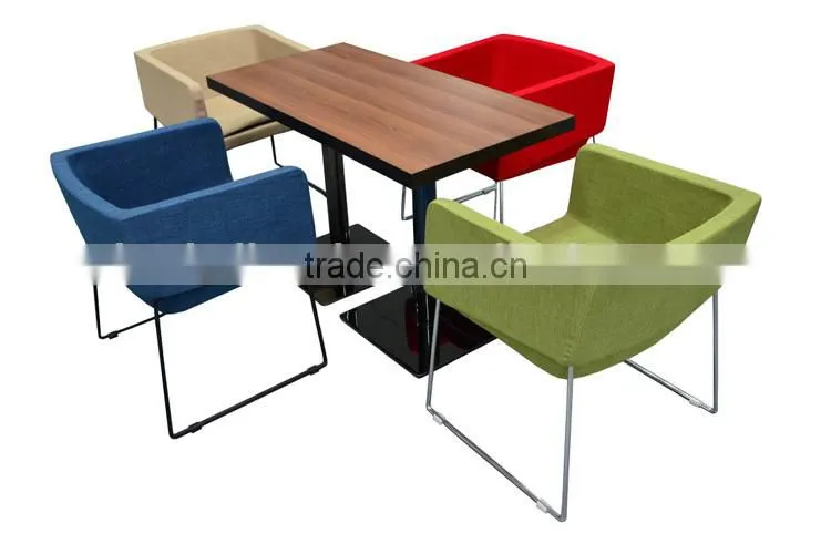T006 Adjustable legs table