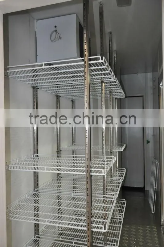 Supermarket glass door cold storage room