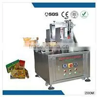 Flexible and reasonable biscuit stacking machine