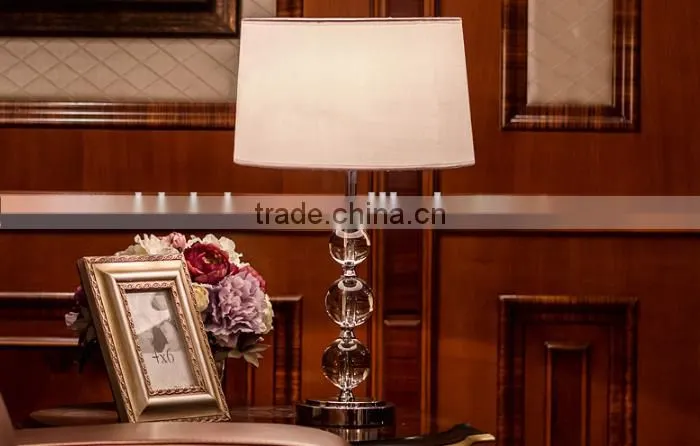 Concise modern design K9 crystal table lamp with fabric lampshade